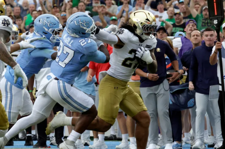 No. 3 Notre Dame lists Moore, Viliamu-Asa as questionable